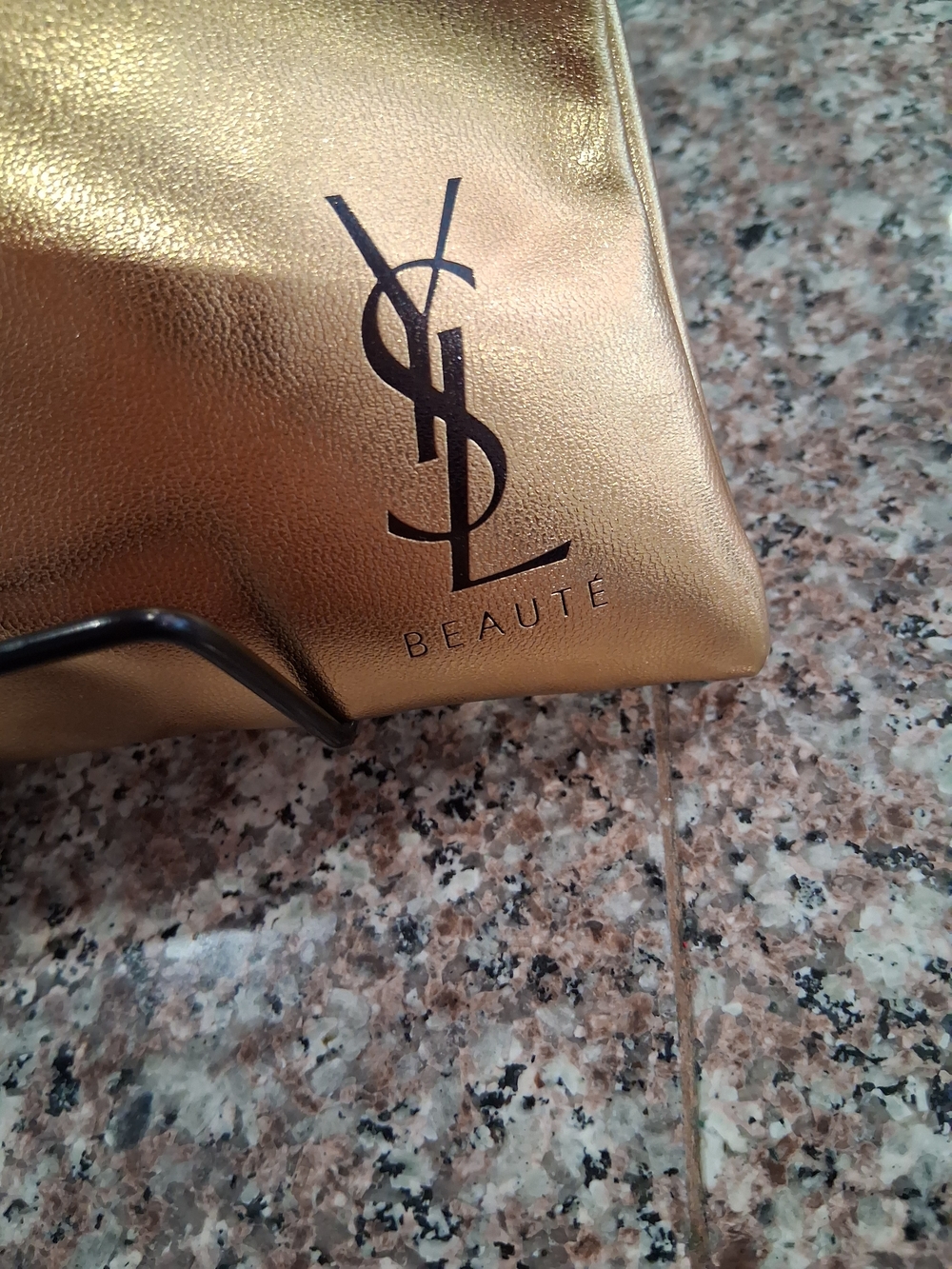 Yves Saint Laurent GWP Gold Cosmetic Pouch Crossbag . - Picture 3 of 8
